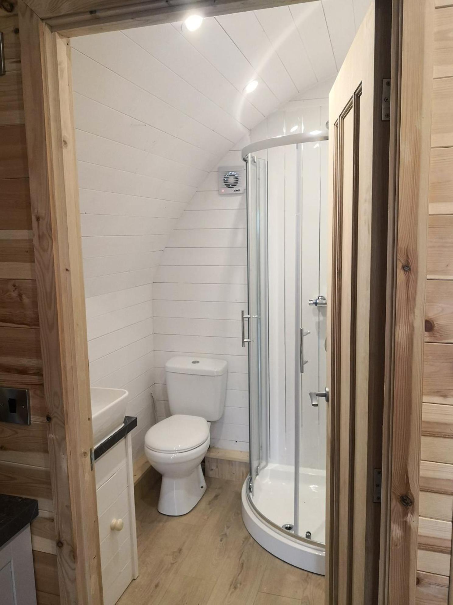 Pond View Pod 1 With Outdoor Hot Tub - Fife - Loch Leven - Lomond Hills Villa Kelty Exterior foto