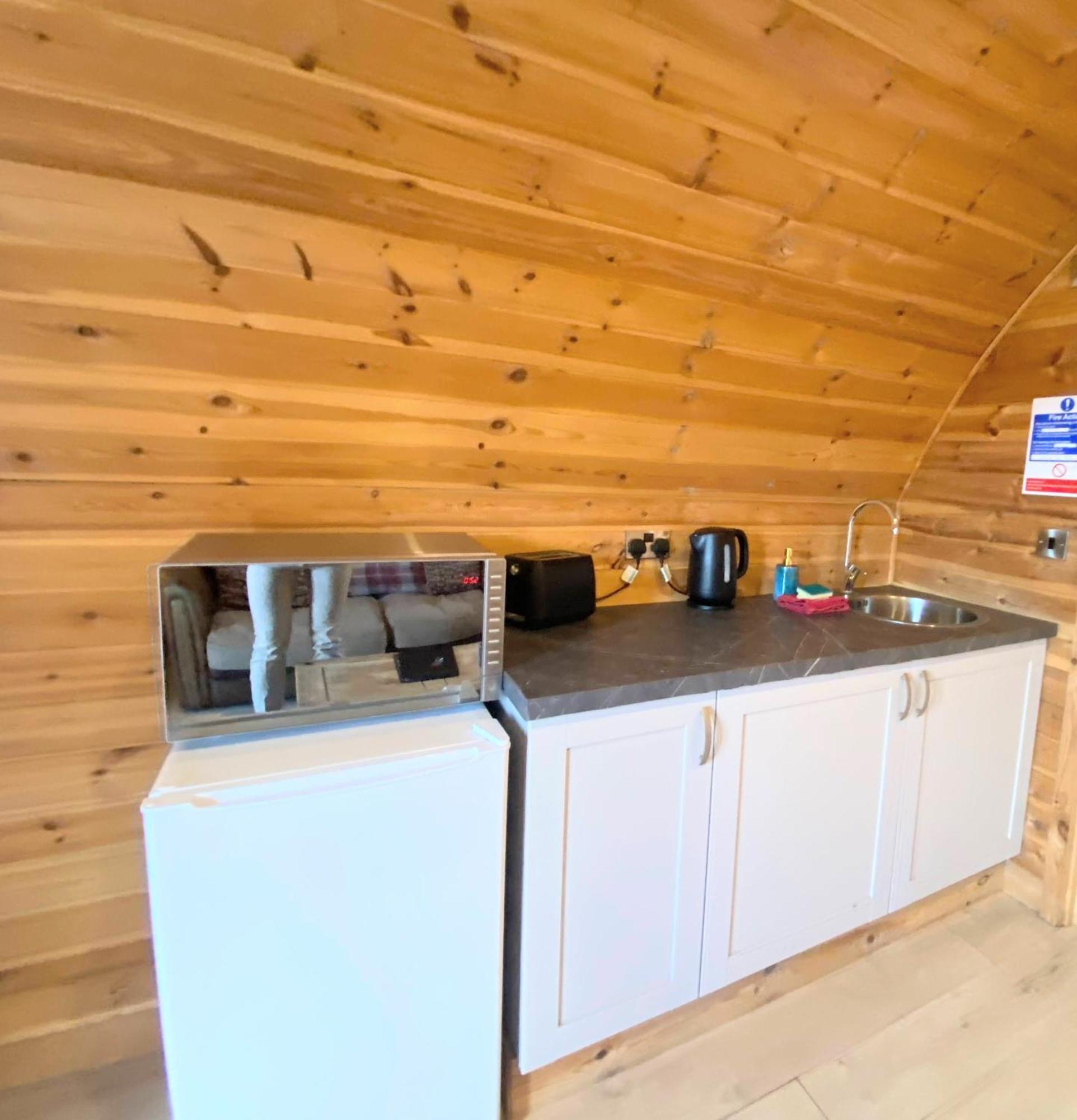 Pond View Pod 1 With Outdoor Hot Tub - Fife - Loch Leven - Lomond Hills Villa Kelty Exterior foto