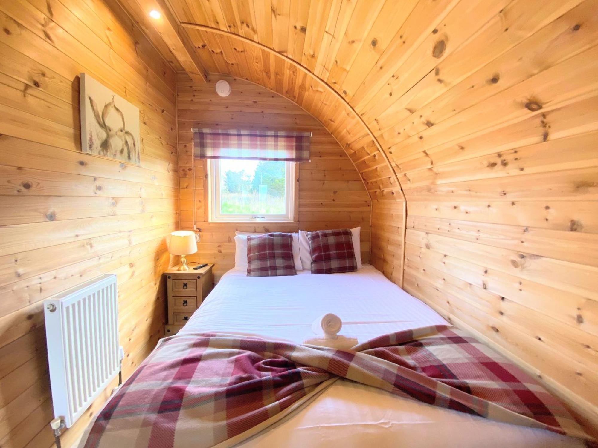 Pond View Pod 1 With Outdoor Hot Tub - Fife - Loch Leven - Lomond Hills Villa Kelty Exterior foto
