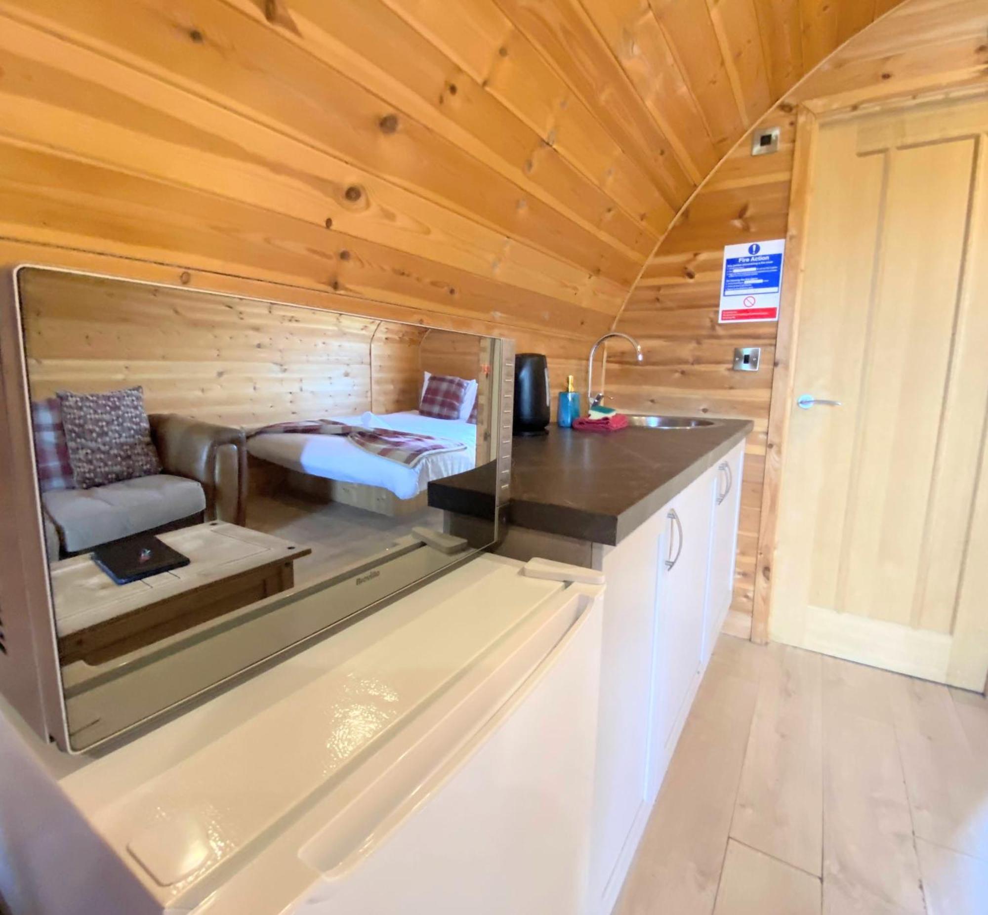 Pond View Pod 1 With Outdoor Hot Tub - Fife - Loch Leven - Lomond Hills Villa Kelty Exterior foto