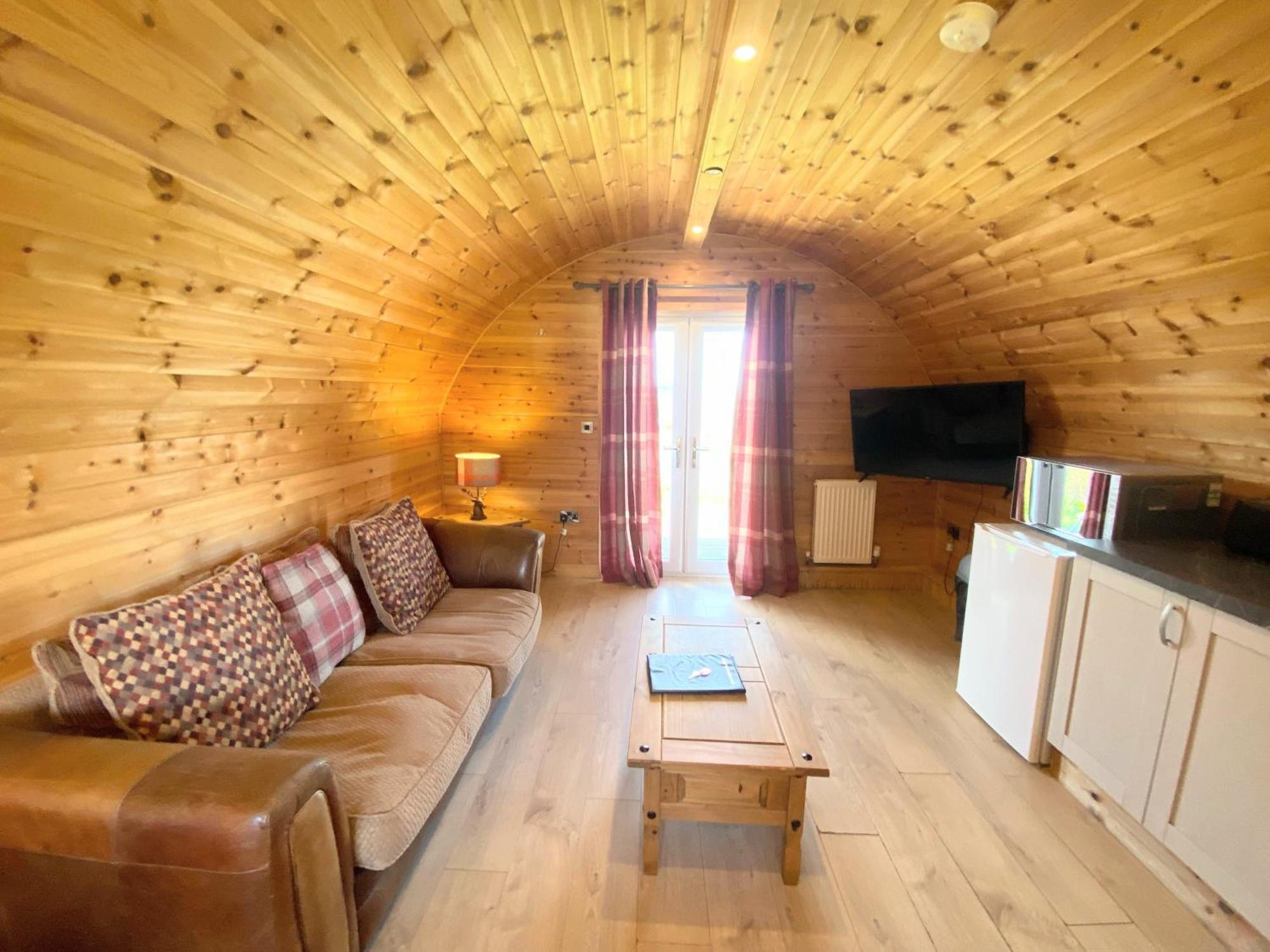 Pond View Pod 1 With Outdoor Hot Tub - Fife - Loch Leven - Lomond Hills Villa Kelty Exterior foto